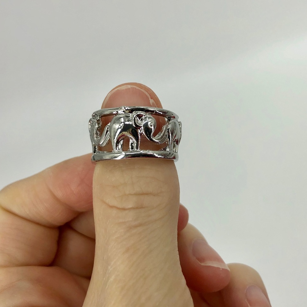 Cute baby elephant 10KT white gold filled ring - Picture 4 of 7